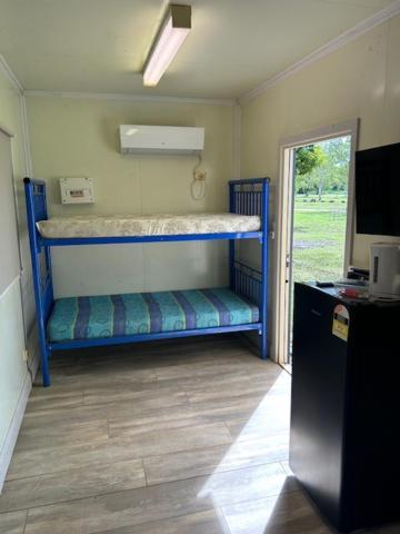 Territory Manor Motel & Caravan Park Mataranka Kamer foto